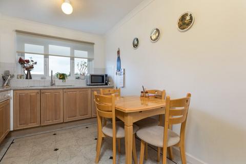 17 Canberra Court Braidpark Drive, Giffnock, Glasgow, G46 6NS