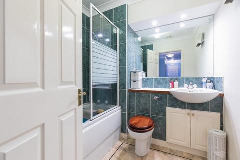 17 Canberra Court Braidpark Drive, Giffnock, Glasgow, G46 6NS