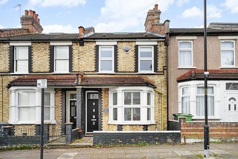 4 bedroom terraced house for sale, Berwick Road, London N22