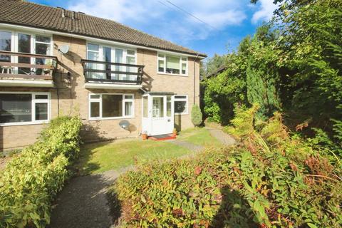 2 bedroom ground floor maisonette to rent, London Road, East Grinstead