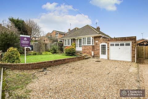 2 bedroom detached bungalow to rent, Chittys Common, Guildford