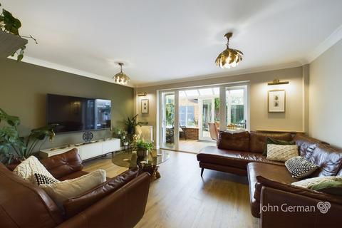 25 Arden Road, Barton Under Needwood, Burton-on-trent, DE13 8LE