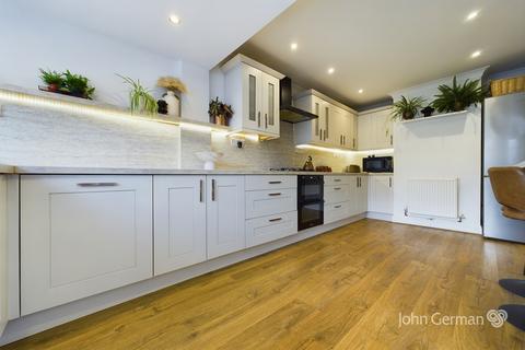 25 Arden Road, Barton Under Needwood, Burton-on-trent, DE13 8LE