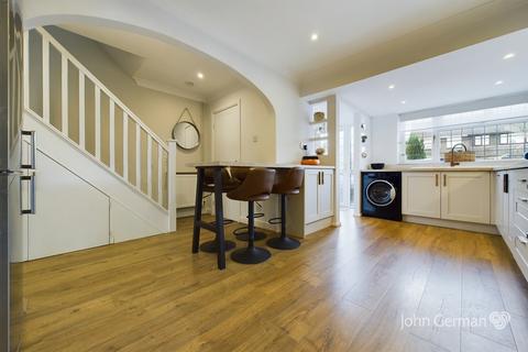 25 Arden Road, Barton Under Needwood, Burton-on-trent, DE13 8LE