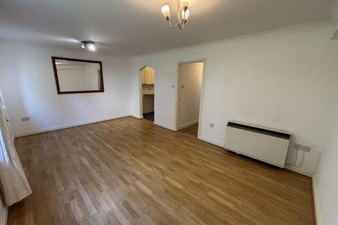 1 bedroom ground floor flat to rent, Ardross Court, Six Mile Bottom CB8