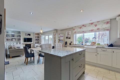 5 bedroom detached house for sale, Kempson Avenue, Sutton Coldfield B72