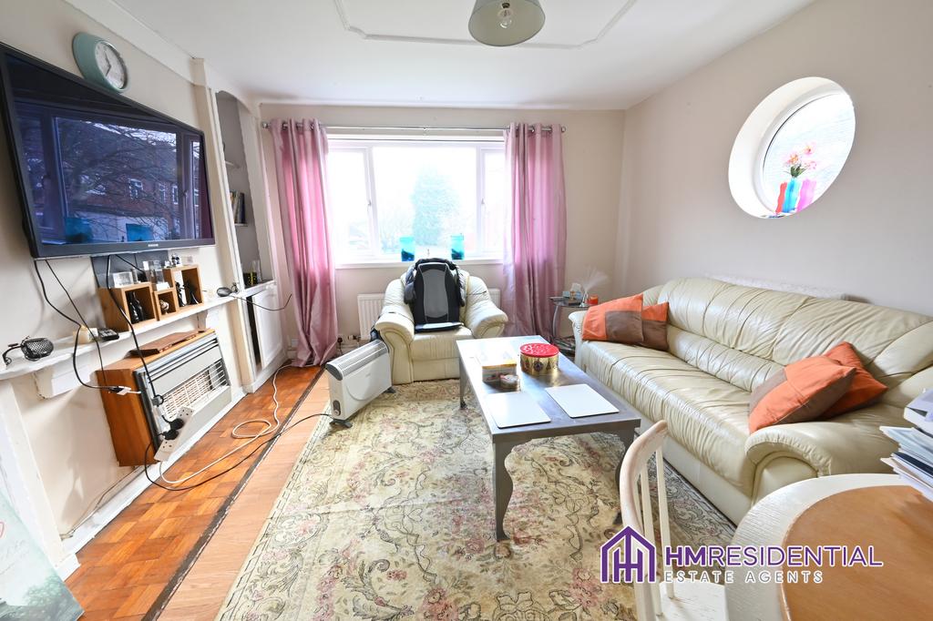 2 bedroom Flat for sale