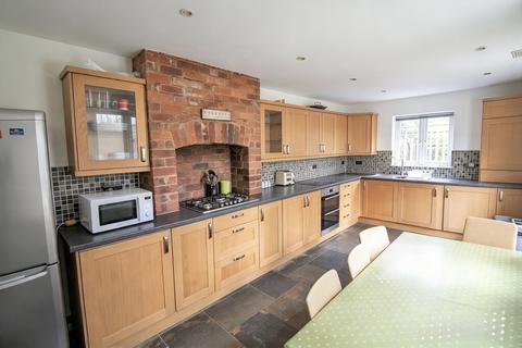 5 bedroom end of terrace house to rent, Oxford Road, Exeter EX4
