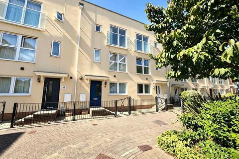 5 bedroom terraced house to rent, Richmond Court, Exeter EX4