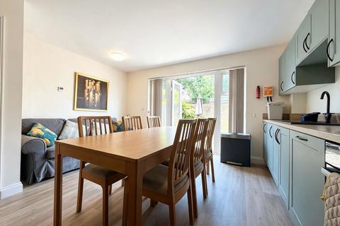 5 bedroom terraced house to rent, Richmond Court, Exeter EX4