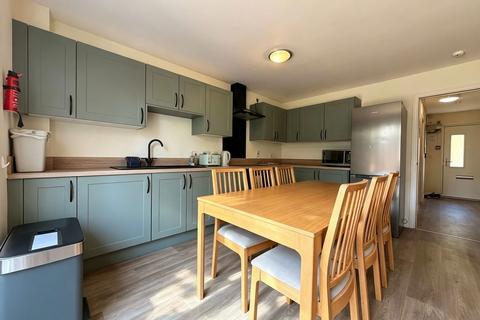 5 bedroom terraced house to rent, Richmond Court, Exeter EX4
