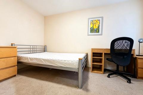 5 bedroom terraced house to rent, Richmond Court, Exeter EX4