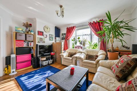 3 bedroom flat for sale, Valley Grove, Charlton, London, SE7