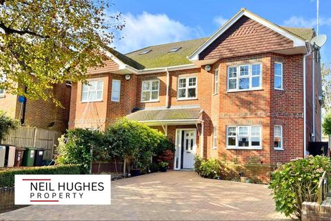 5 bedroom semi-detached house for sale, Bluebell Close, Park Street, St. Albans, Hertfordshire, AL2