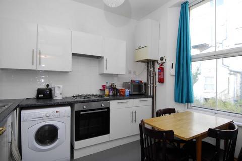 2 bedroom house share to rent, 15 Napier Terrace, FFF