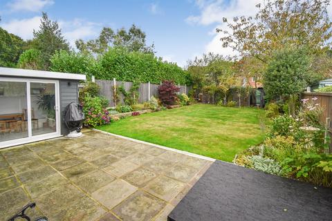 3 bedroom detached house for sale, Runsell Close, Danbury