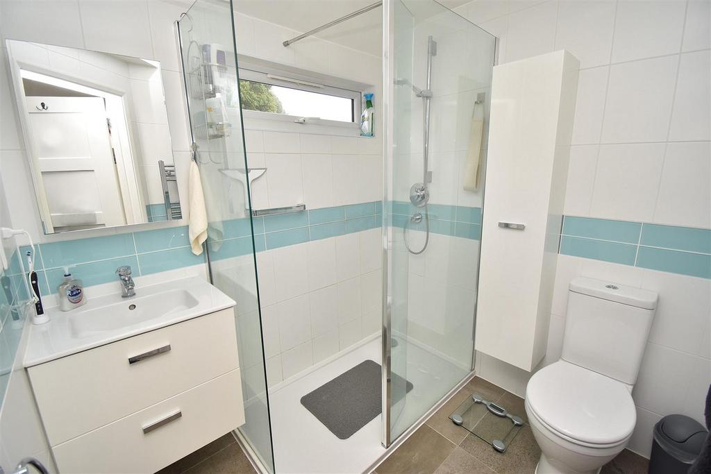 Ensuite copy.jpg