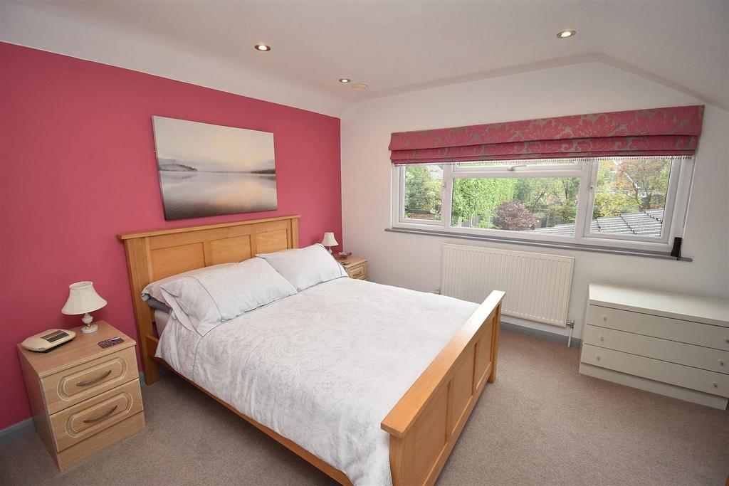 Bedroom 2.JPG