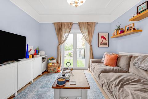 2 bedroom maisonette for sale, Penton Avenue, Staines-upon-Thames, TW18