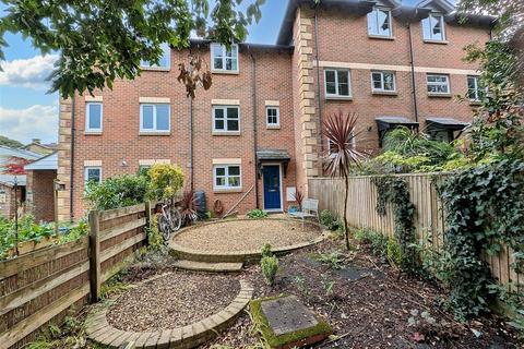 4 bedroom terraced house for sale, East Hill Road, Ryde, PO33 1PA