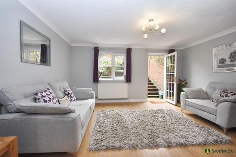 4 bedroom terraced house for sale, East Hill Road, Ryde, PO33 1PA