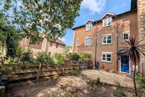 4 bedroom terraced house for sale, East Hill Road, Ryde, PO33 1PA