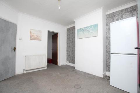 2 bedroom apartment for sale, Kings Avenue, Watford