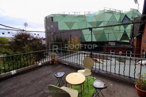 10 bedroom house to rent, Kirkstall Lane, Leeds LS6