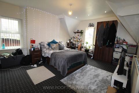 10 bedroom house to rent, Kirkstall Lane, Leeds LS6