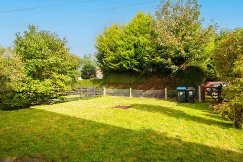 60 Harrow Road, Warlingham, CR6 9EW