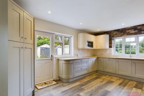 3 bedroom detached house for sale, Newlands Road, Christchurch BH23