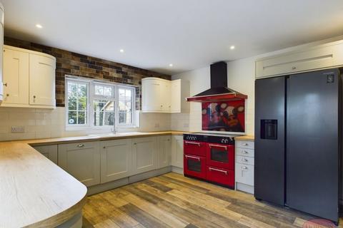 3 bedroom detached house for sale, Newlands Road, Christchurch BH23