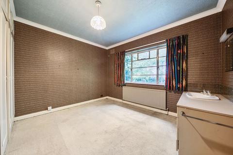 14 Kingsdown Avenue, South Croydon, CR2 6QF