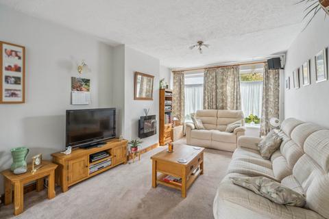 1 The Leas, Bushey, WD23 2DZ