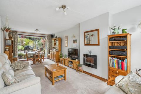 1 The Leas, Bushey, WD23 2DZ