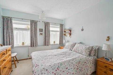 1 The Leas, Bushey, WD23 2DZ