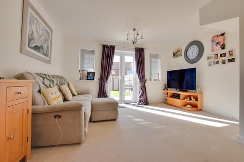 2 bedroom semi-detached house for sale, Barbrook Avenue, Heybridge