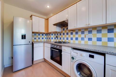 2 bedroom house to rent, Pullman Mews, Grove Park, London, SE12