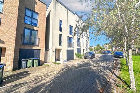 23 Braybrook Crescent, West Bromwich, B70 7DZ