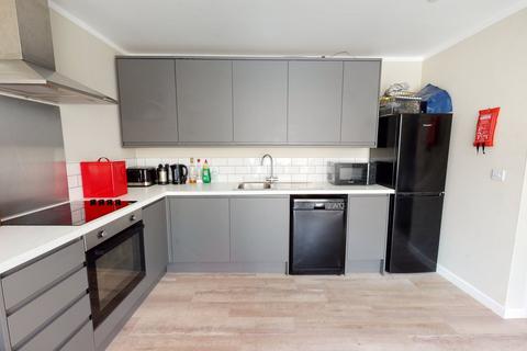 3 bedroom flat to rent, Portland Street, Bristol BS8