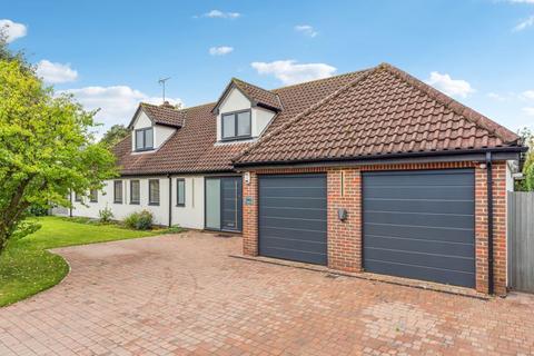 5 bedroom detached house for sale, Pebblemoor, Edlesborough