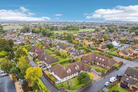 5 bedroom detached house for sale, Pebblemoor, Edlesborough