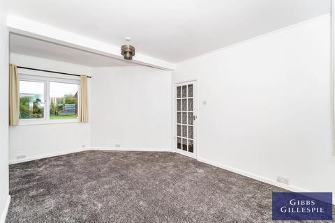 3 bedroom semi-detached house to rent, Long Drive, Greenford, UB6 8LZ