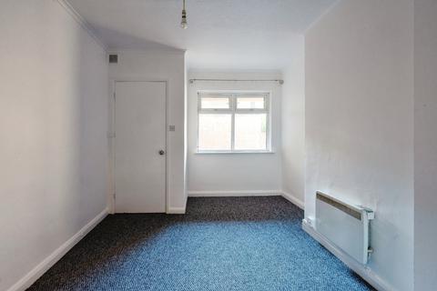 1 bedroom property to rent, Colworth Road