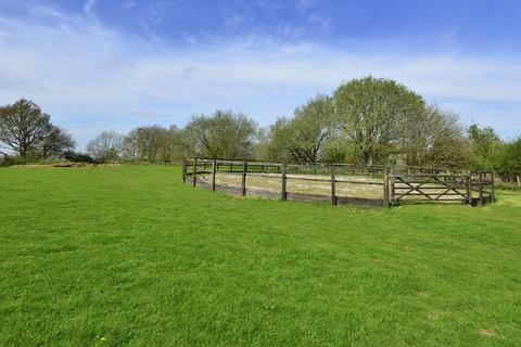 2 bedroom equestrian property for sale, Coach Road, Ashford TN27