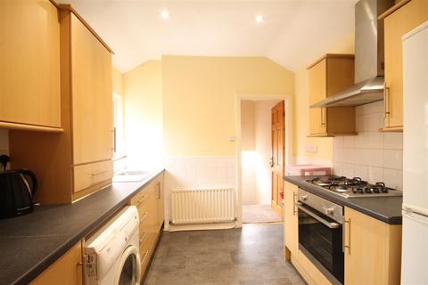 3 bedroom flat to rent, Lavender Gardens, Jesmond