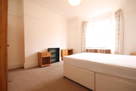 3 bedroom flat to rent, Lavender Gardens, Jesmond