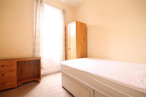 3 bedroom flat to rent, Lavender Gardens, Jesmond