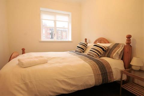 3 bedroom apartment to rent, Sloane Court, Jesmond