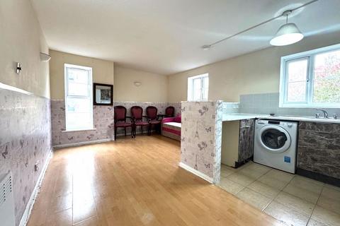 2 bedroom apartment to rent, Tollgate Road, London